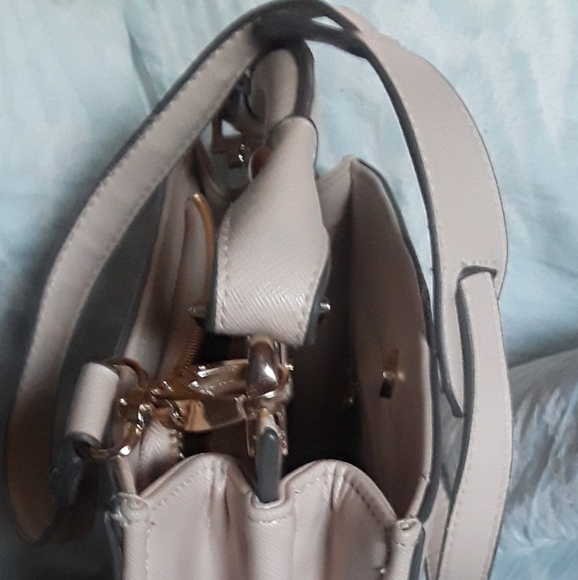 ๐ Women's Purse - Picture 3 of 3